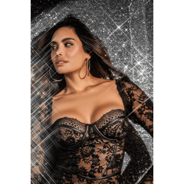 Robe en dentelle transparente à manches longues avec string 